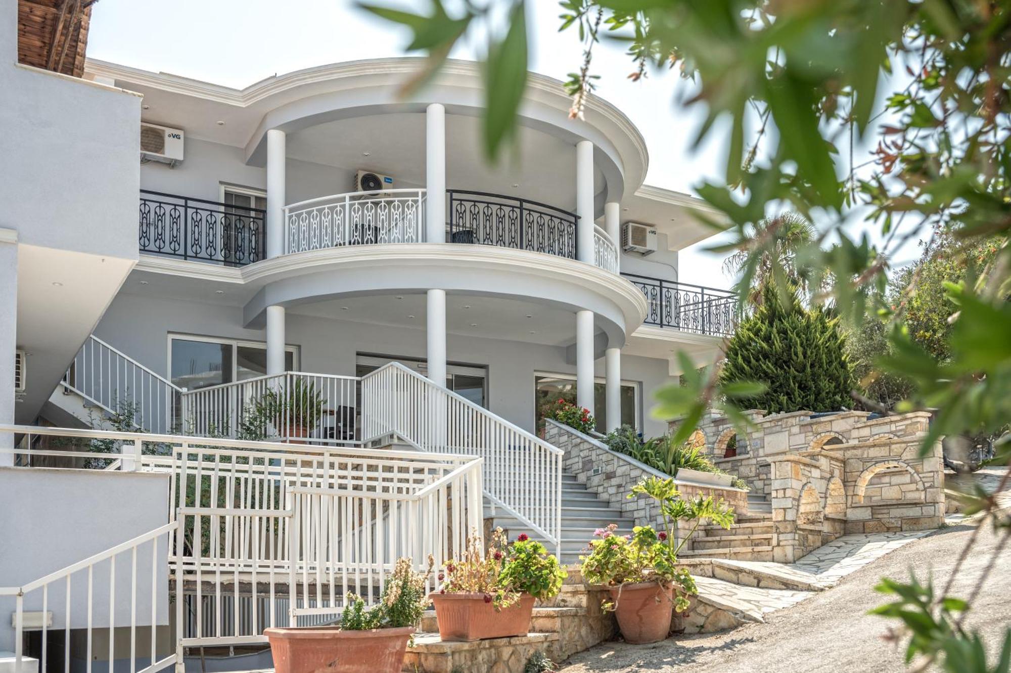 Christina Apartments 티실리비 외부 사진